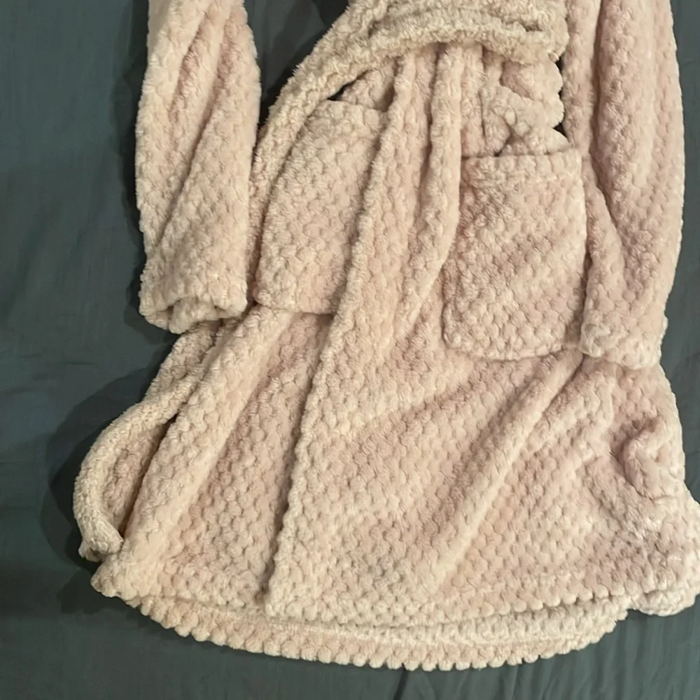 Pink Fluffy Robe - Picture 2 of 3